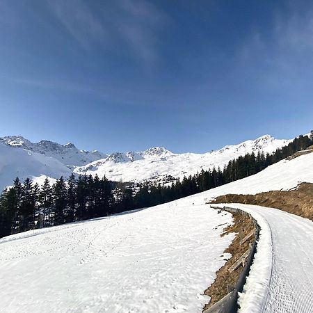 Studio Arosa Von Swisspartments Bagian luar foto